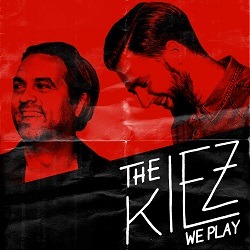 Albumcover von THE KIEZ - Take Me Higher; rot eingefärbtes Foto der Gesichter zweier Männer, beide lächeln