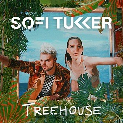 Cover von SOFI TUKKER – Johny, Treehouse; Foto der Band, die durch ein Fenster schauen, darum viele tropische Pflanzen