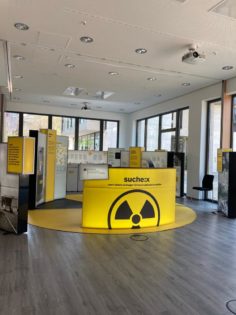 Foto der Ausstellung zur Endlagersuche im Eingangsbereich des Bundesamtes für Sicherheit der nuklearen Entsorgung