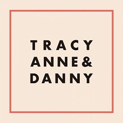 Cover von TRACANNE & DANNY - The Honeymooners ; Schriftzug "Tray Anne & Danny" in einem roten Quadrat