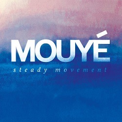 Cover von MOUYÉ – A Beautiful Mind; weiße Schrift vor blauem und rosa Aquarell